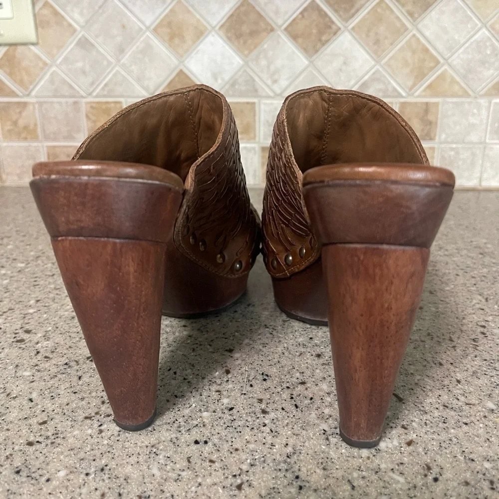 Zara Women’s Peep Hole Brown Leather Wooden Heel Size 37 - Picture 3 of 12